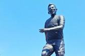 Estadio Jalisco develó una estatua de Pelé | X @EstadioJalisco