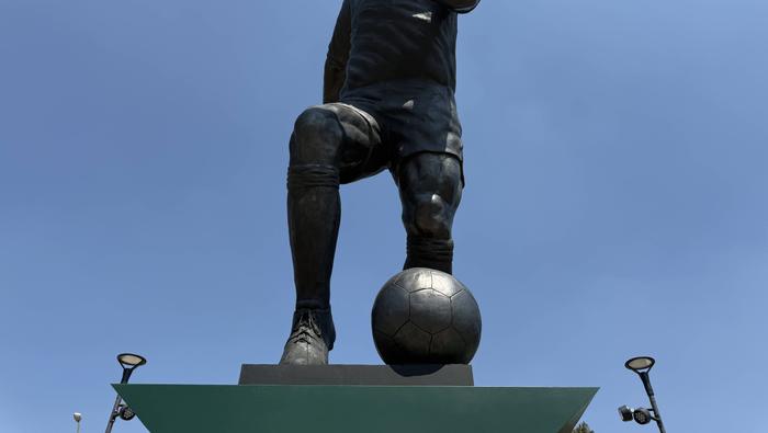 El gobierno de Jalisco develó estatua de Pelé | ALFREDO OLIVAREZ