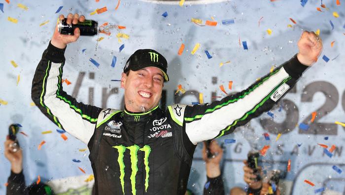 Kyle Busch en celebración en NASCAR | AP