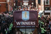 44 años después: Aston Villa ‘destroza’ Birmingham en su festejo de campeón