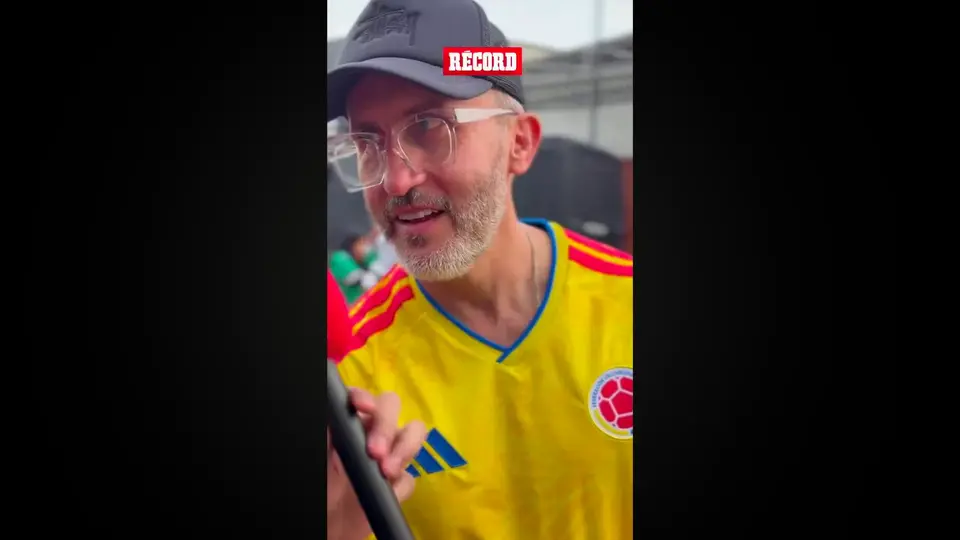 Colombiano llama 'mercenario' a Efraín Juárez