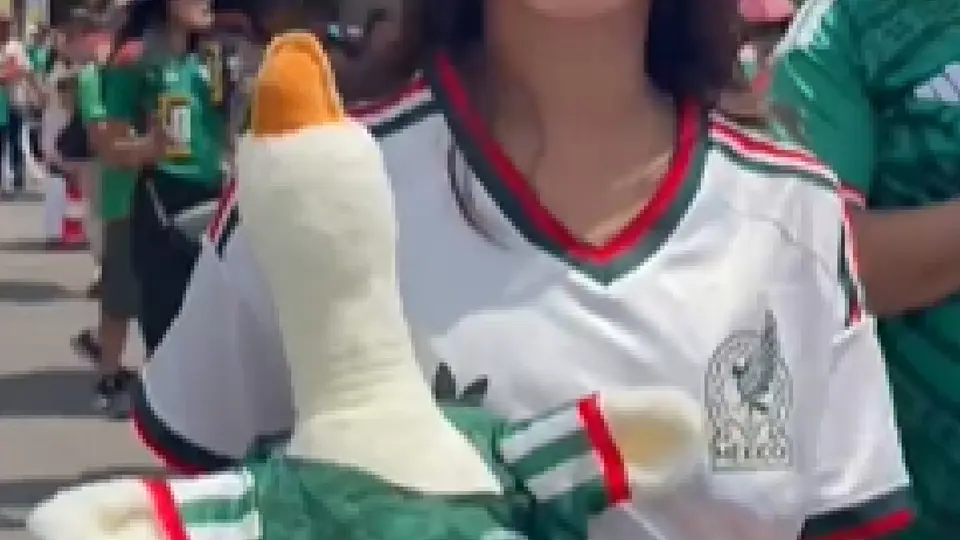 Peluche en Fan Fest de la CDMX l RÉCORD