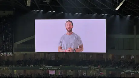 Sergio Ramos aparece en las pantallas del Estadio Monterrey y causa furor