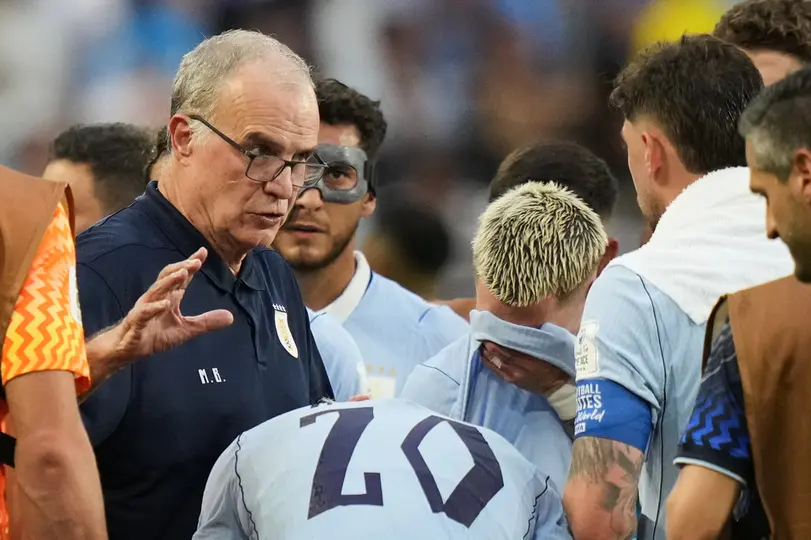 Marcelo Bielsa, entrenador de Uruguay | AP