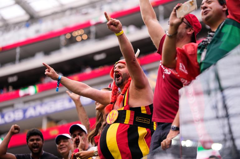 Afición de Bélgica en la Copa del Mundo | AP
