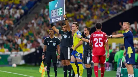 Cuerpo arbitral argentino durante el Suecia vs Túnez | MEXSPORT