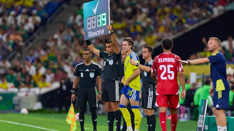 Cuerpo arbitral argentino durante el Suecia vs Túnez | MEXSPORT