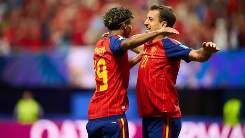 Lamine Yamal y Mikel Oyarzabal en celebración con la Selección de España en el Mundial 2026 | MEXSPORT