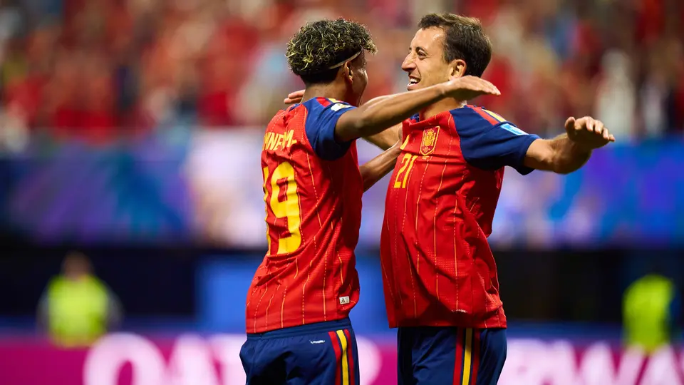 Lamine Yamal y Mikel Oyarzabal en celebración con la Selección de España en el Mundial 2026 | MEXSPORT