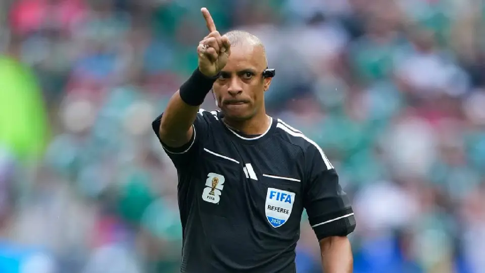 Arbitro brasileño, Wilton Sampaio, durante la inauguración de la Copa del Mundo | MEXSPORT