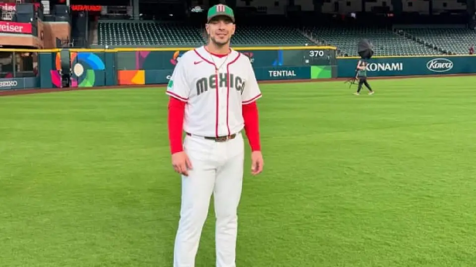 Joey Meneses con México| IG:@joeymeneses32