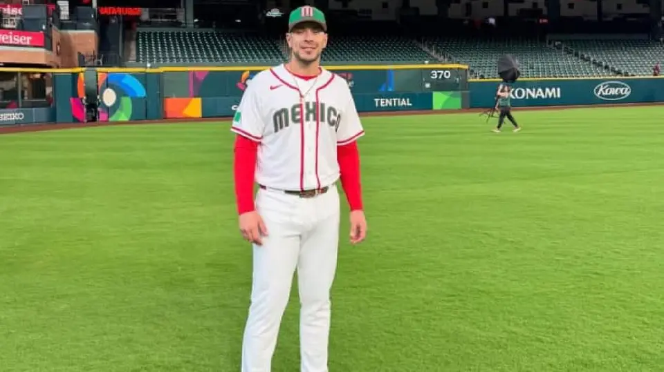 Joey Meneses con México| IG:@joeymeneses32