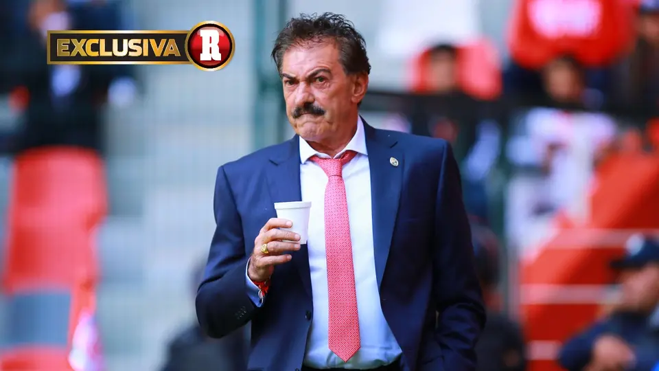 La Volpe cree que no merece la ‘funada’ por equivocarse de palabra, pide perdón, pero pregunta si la afición no grita «olé» y abuchea a la Selección