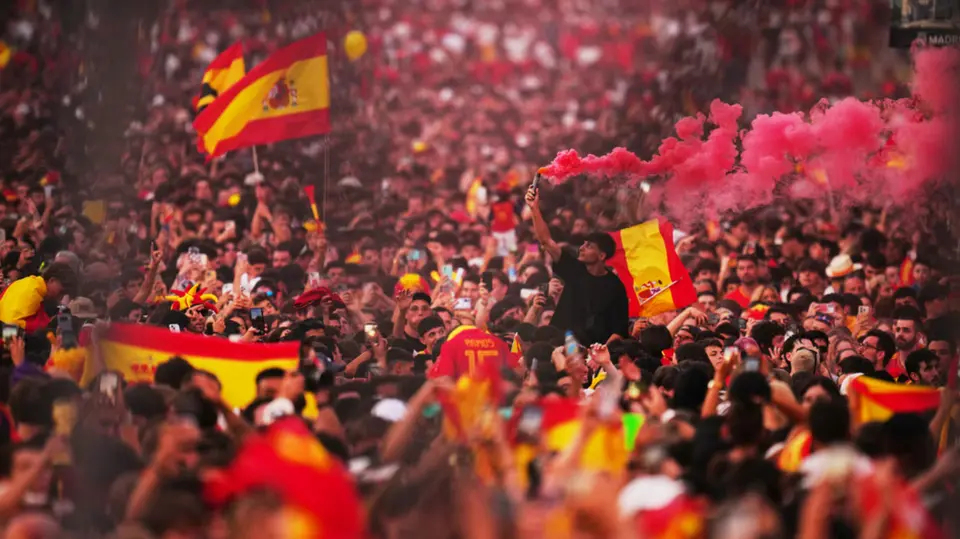 La afición española aplaudió a sus campeones | AP