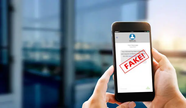 Las supuestas multas pueden llegar mediante SMS, correo electrónico o aplicaciones de mensajería instantánea./ Pixabay