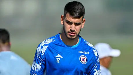 ¿Mal fichaje? Alan Montes comienza a recibir críticas de aficionados de Cruz Azul