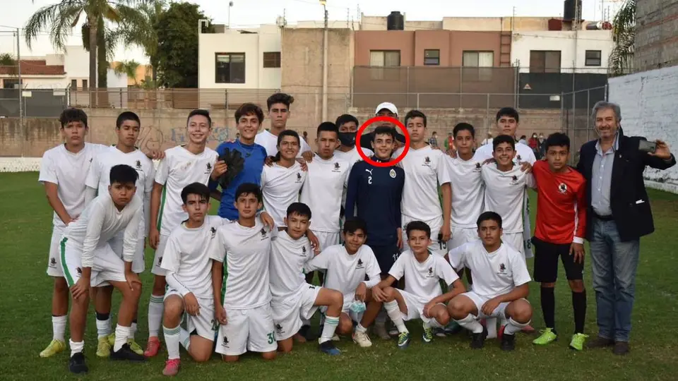 Hugo Camberos en un equipo juvenil de Chivas | ESPECIAL