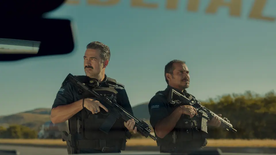 Alfonso Herrera y Noé Hernández interpretan a los policías Arturo Carmona y Héctor Rosales. /  Cortesía Netflix