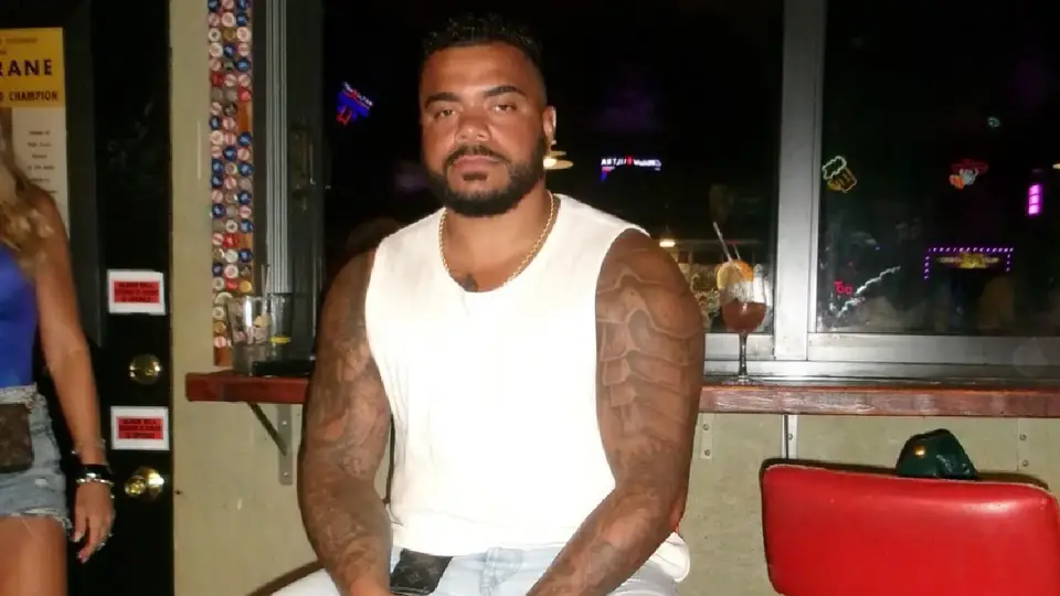 Bobby Steveson exluchador de WWE l Instagram: @bobbysteveson