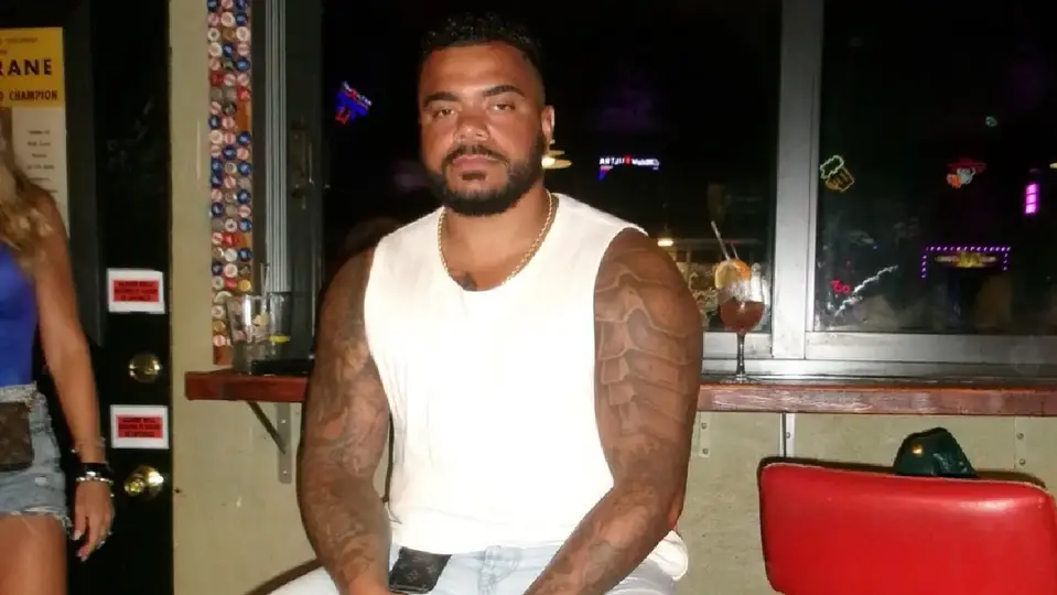 Bobby Steveson exluchador de WWE l Instagram: @bobbysteveson