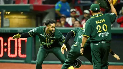 ¡En problemas! Pericos de Puebla vence como visitante a Diablos Rojos del México y pone 2-0 la serie