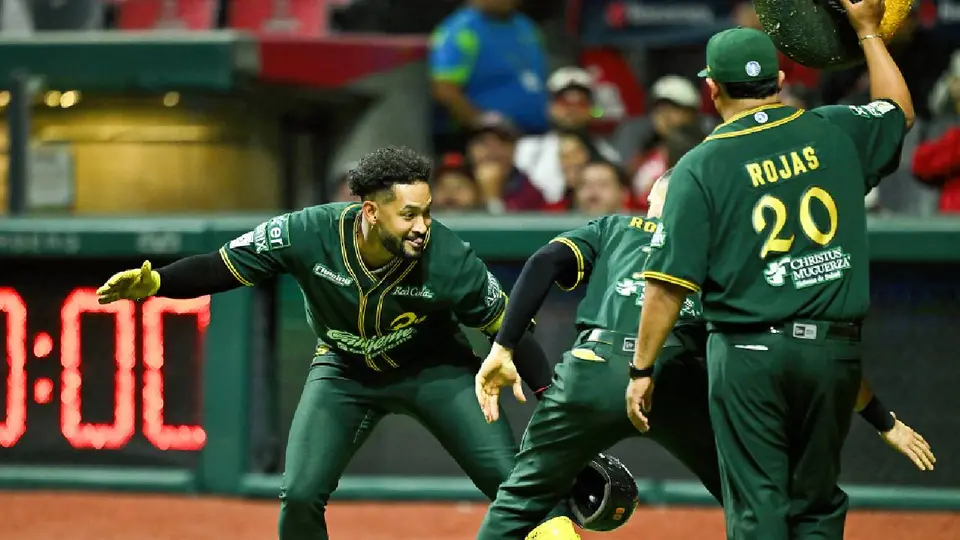 ¡En problemas! Pericos de Puebla vence como visitante a Diablos Rojos del México y pone 2-0 la serie