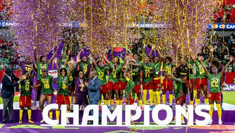 ¡Como leyendas! Así recibieron a jugadoras de Camerún tras título en la Copa Africana de Naciones