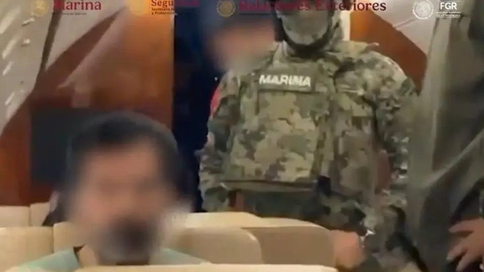 El almirante llegó en un vuelo desde Argentina, país donde fue detenido / Especial