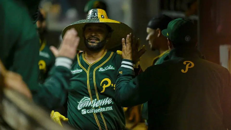 Pericos celebrando un cuadrangular ante los Diablos Rojos | IMAGO7
