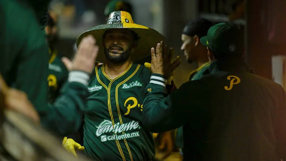 Pericos celebrando un cuadrangular ante los Diablos Rojos | IMAGO7