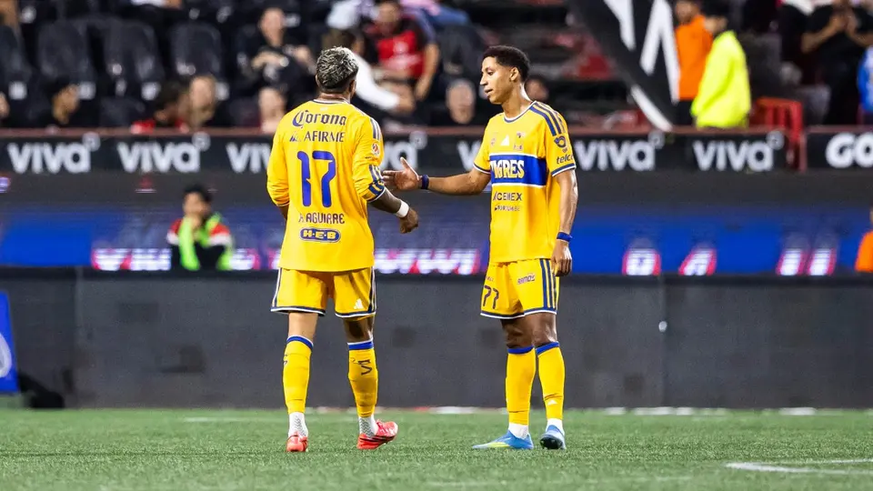 Rodrigo Aguirre y Ozziel Herrera con Tigres en la Liga MX | IMAGO 7