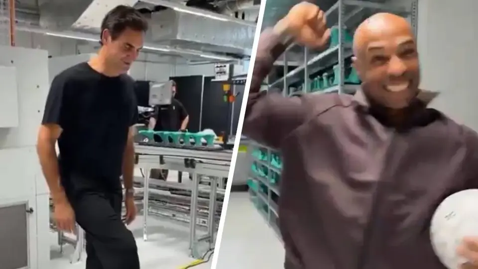 Roger Federer sorprende a Thierry Henry al completar increíble truco con un balón