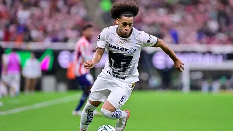 ¿Por qué Adalberto Carrasquilla no ha arrancado como titular con Esteban Solari?
