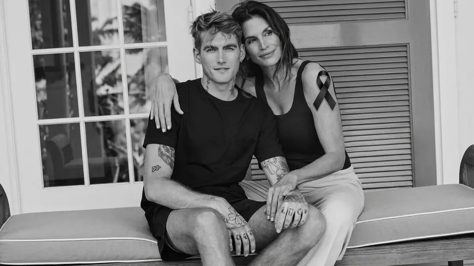 Hijo de Cindy Crawford habría sufrido paro cardíaco y sobredosis antes de morir