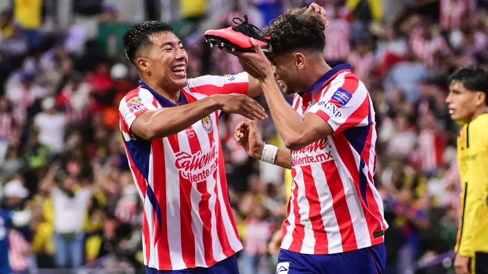 Daniel Aguirre y Ricardo Marín festejan gol al América | Imago7