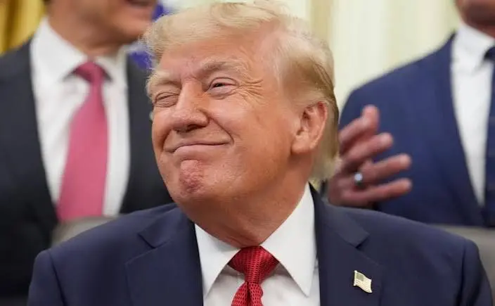 ABC, CBS, NBC, Fox News y CNN suspendieron temporalmente la cobertura conjunta de las actividades presidenciales./@donaldtrump