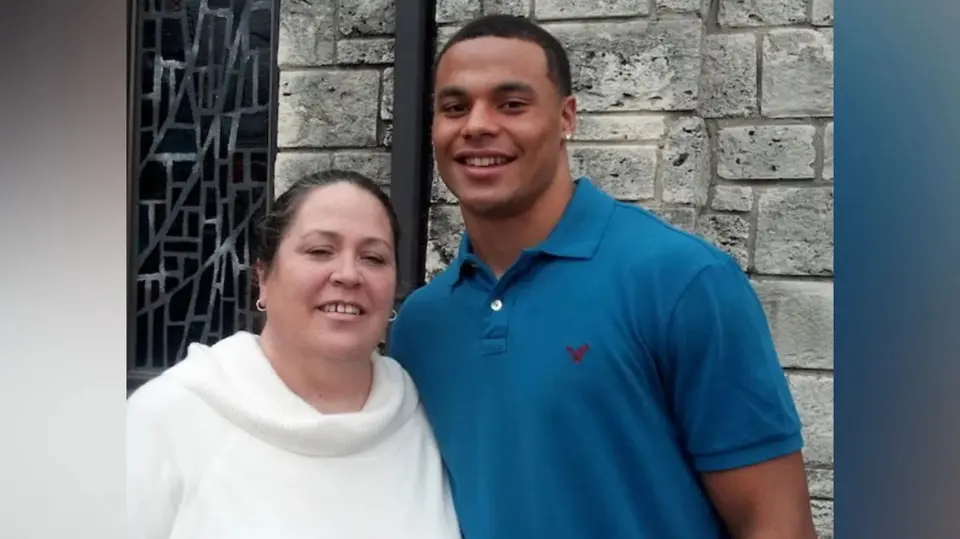Dak cuando era más joven junto a su madre Peggy Prescott | Especial