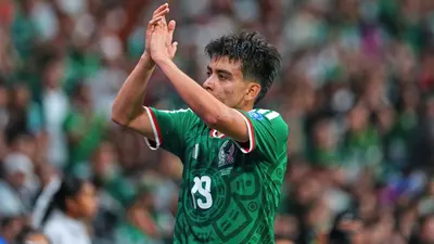 Sebastián Abreu pide a Rafa Márquez cuidar a Gilberto Mora en la Selección Mexicana