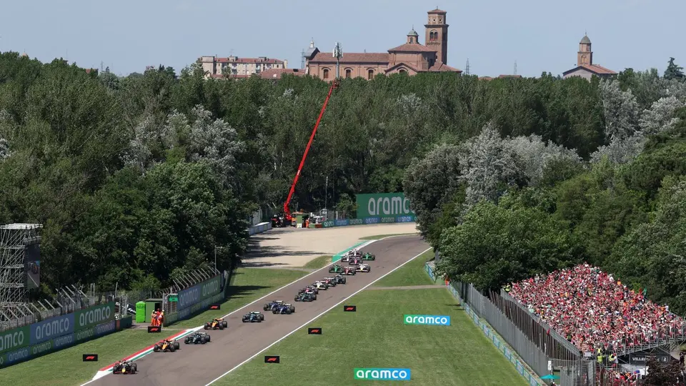 Panorámica del Gran Premio de Emilia-Romagna en el Circuito de Imola | RED BULL
