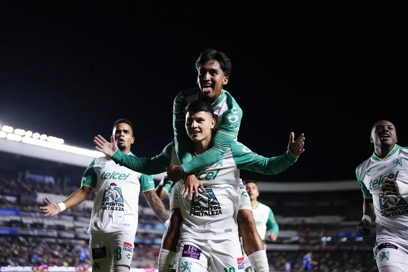 Santos anota ante Querétaro l IMAGO7