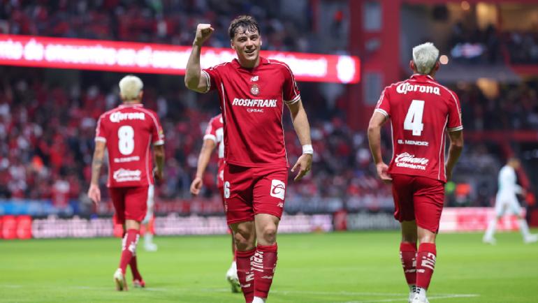 Federico Viñas celebrando el primer gol del Toluca ante Santos Laguna | IMAGO7