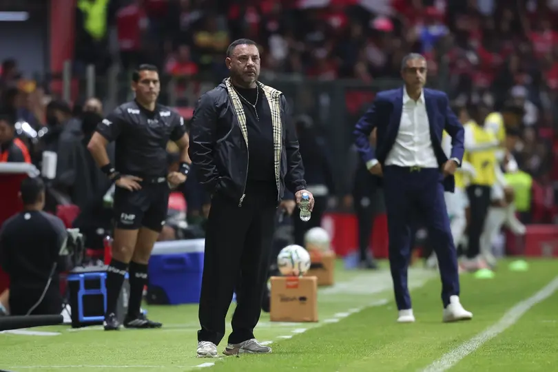 Antonio Mohamed explota contra el arbitraje l IMAGO7
