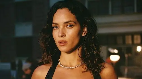 Adria Arjona forman parte del elenco de la nueva película./I:@adriaarjona