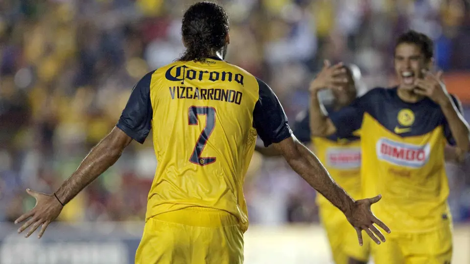 Oswaldo Vizcarrondo festeja su único gol con América | MexSport