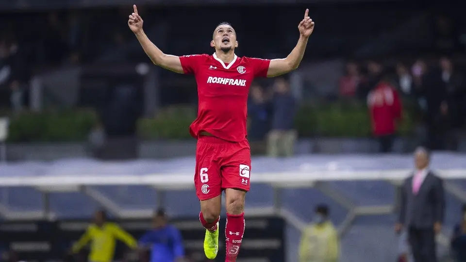 Toluca: Jorge Torres Nilo debutó como rapero evangelista
