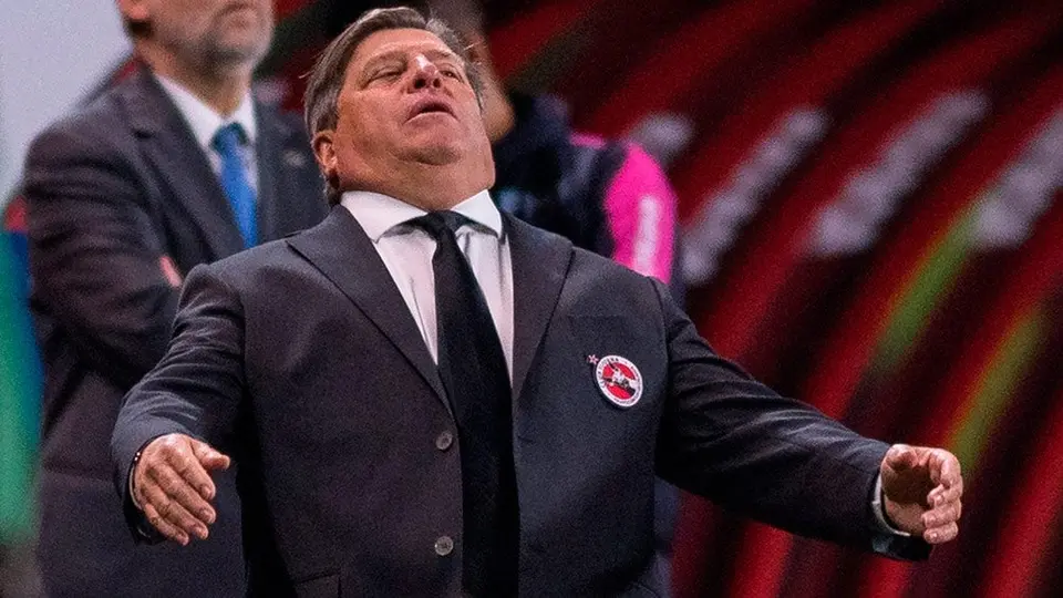 Piojo Herrera es suspendido dos partidos por insultar a los árbitros