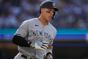 Yankees, con una tarde llena de cuadrangulares, empatan la serie ante los Dodgers