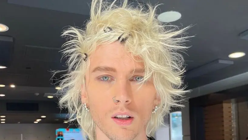 Super Bowl 2023: Machine Gun Kelly se electrocutó en concierto previo al juego