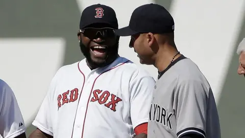 David Ortiz le regaló una remera de los Red Sox a Derek Jeter