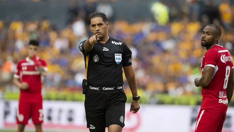 Roberto García, exárbitro de Liga MX, fue agredido en el futbol amateur